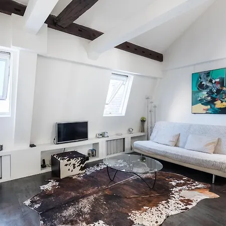 Foch Studio Apartment