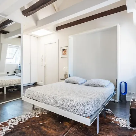 Foch Studio Apartment *
